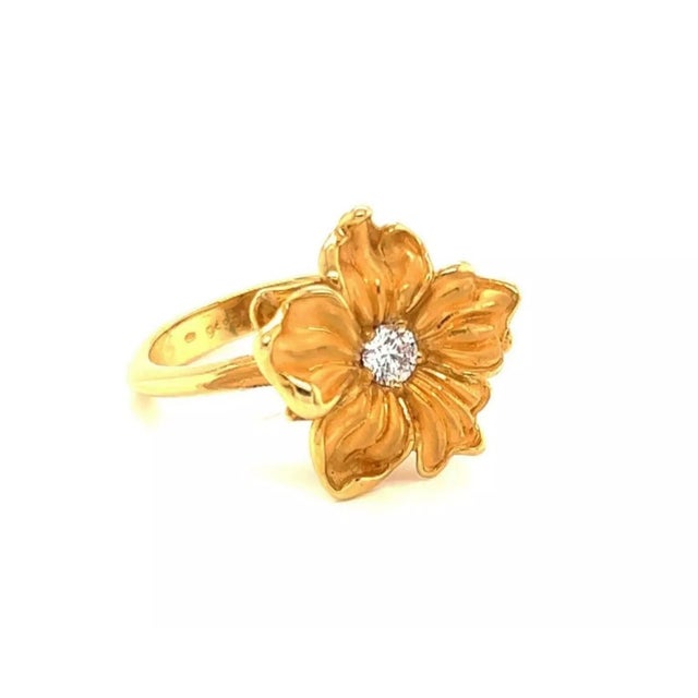 Carrera Y Carrera Diamond 18k Yellow Gold Flower Ring - Size 6.5 For Sale - Image 4 of 8