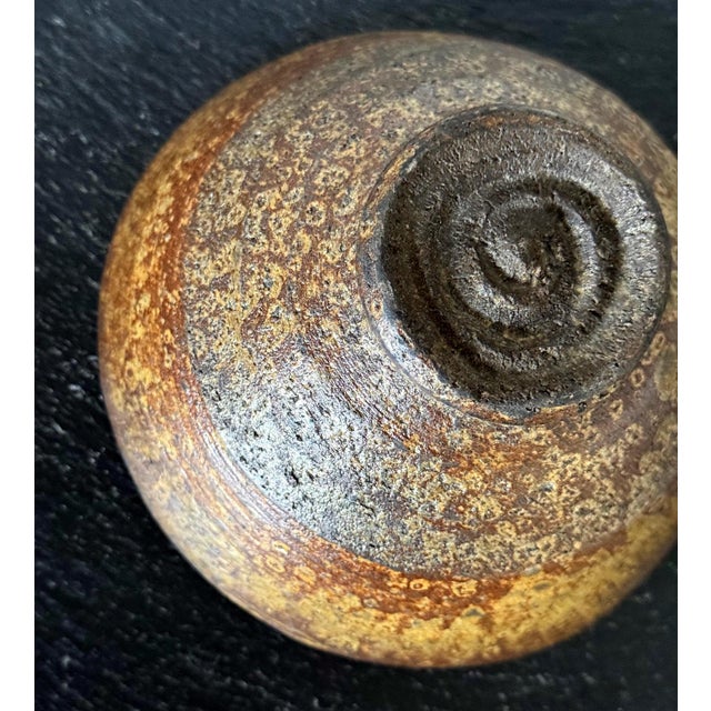 Mid-Century Modern Fine Korean Ceramic Kugibori Irabo Chawan with Oil Drop Glaze For Sale - Image 3 of 18