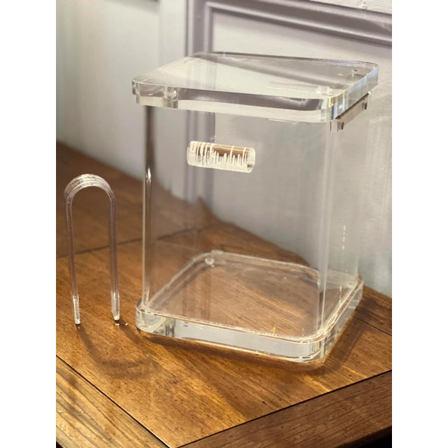 Vintage Lucite Ice Bucket With Tongs and Hinged Lid For Sale - Image 4 of 11