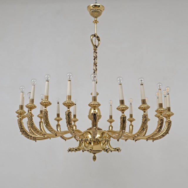 Italian Neoclassical Style 20-Light Brass Chandelier, 1950s For Sale - Image 10 of 10