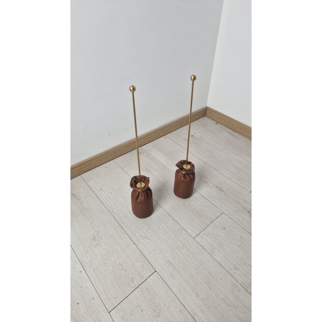 Azucena Brass and Blue Leather Doorstops attributed to Luigi Caccia Dominioni for Azucena, 1980s, Set of 2 For Sale - Image 4 of 11