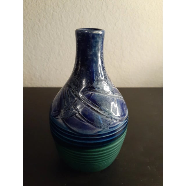 1990s Vintage Dryden Arkansas Pottery Blue Bud Vase For Sale - Image 5 of 5