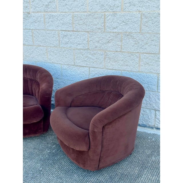 Milo Baughman Pair of Vintage 1970s Chocolate Brown Velvet Barrel Club Chairs With Ruched Backs For Sale - Image 4 of 12