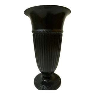 Vintage 1960s Wedgwood Black Basalt Fluted Trumpet Footed Vase For Sale