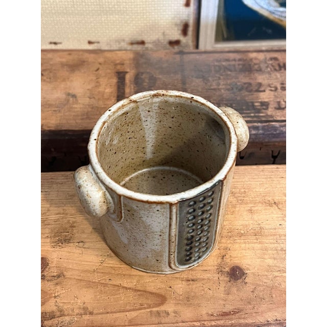 Believed to be small unique planter. Retro style pottery with nice patina and character. Vintage Condition as pictured....