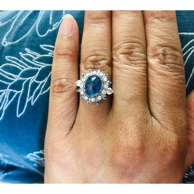 2020s Roshe Jewels Sapphire Ring With Diamonds White Gold Cocktail Ring, 5.20 Carats,, Size 7 For Sale - Image 5 of 9