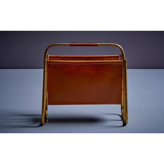 Magazine Rack in Brass Brown Cognac Leather attributed to Carl Auböck, 1950s For Sale - Image 6 of 9