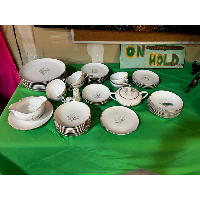 Mid-Century Modern Vintage Golden Rhapsody Plate Set- 47 Pieces For Sale - Image 3 of 4