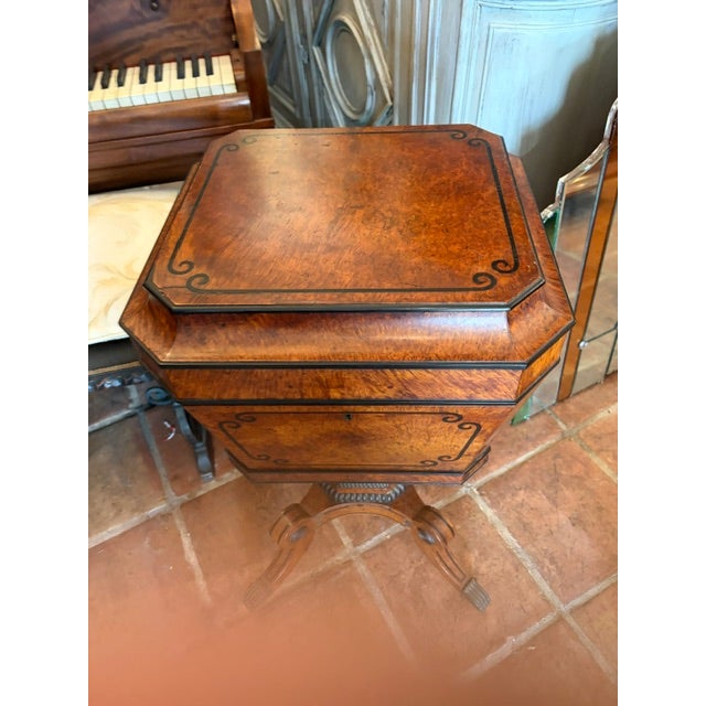 Traditional Antique English Regency Period Amboyna Wood Tea Caddy ( Poy ) on Stand For Sale - Image 3 of 9