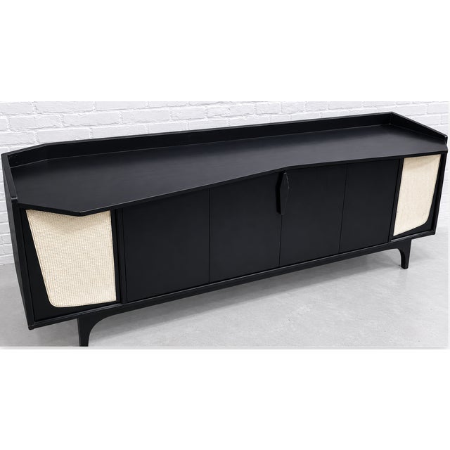 Gio Ponti Extra Long Black Mid Century Modern Credenza | Custom Sideboard in the Style of Gio Ponti, C. 1960's For Sale - Image 4 of 15