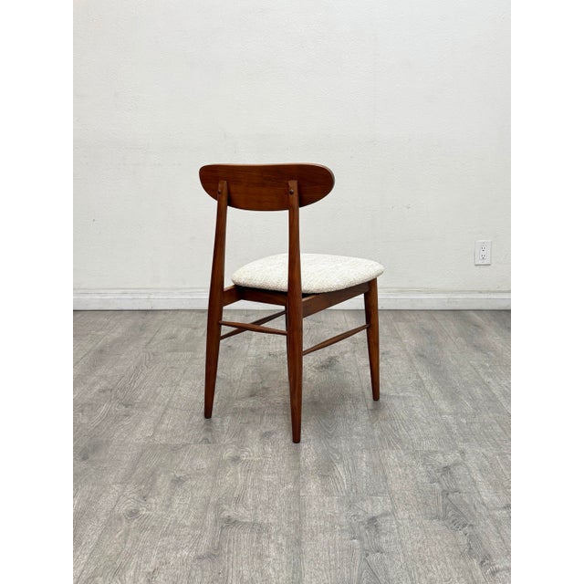 Mid-Century Modern Set of 8 Mid Century Modern Walnut Dining Chairs For Sale - Image 3 of 9