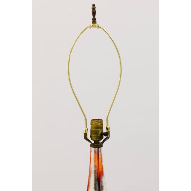 Mid-Century Modern Off White and Orange Ceramic Drip Glaze Table Lamp For Sale - Image 3 of 7