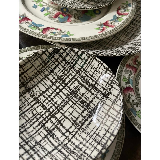 Mid-Century Modern Set of Four (4) Black and White Royal China Bowls in Tweed MCM For Sale - Image 3 of 9