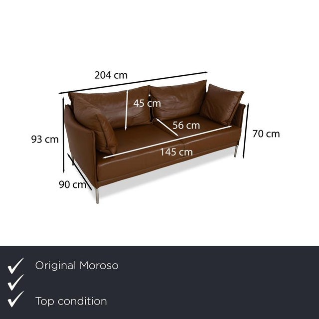This Moroso Gentry three-seater sofa looks particularly inviting and luxurious thanks to its chestnut brown tone. The...
