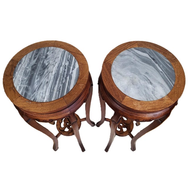 Chinoiserie Pair Vintage Chinese Bamboo Carved Hardwood & Marble Top Plant Stand Pedestals For Sale - Image 3 of 18