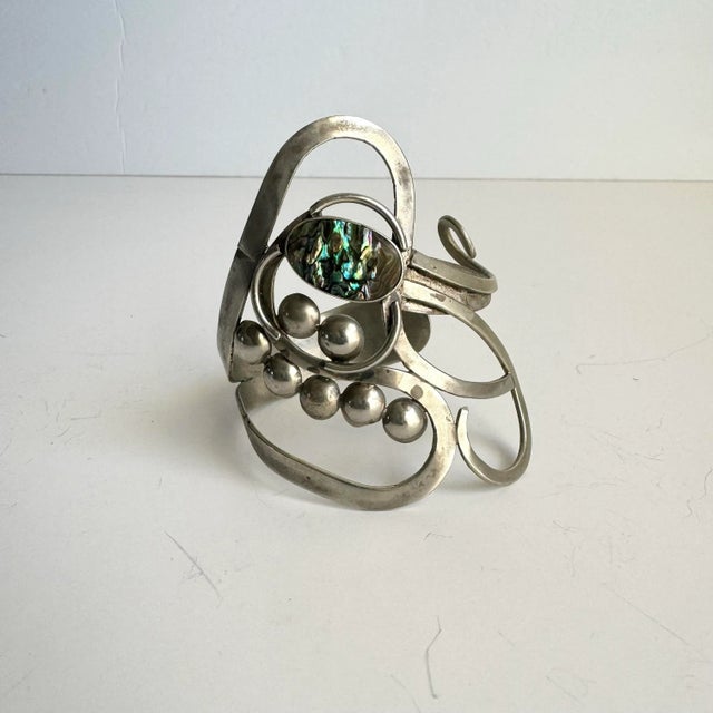 Mid-Century Modern Vintage Abalone Shell Bracelet Artisan Freeform Silver Large Cuff MCM Modernist For Sale - Image 3 of 12