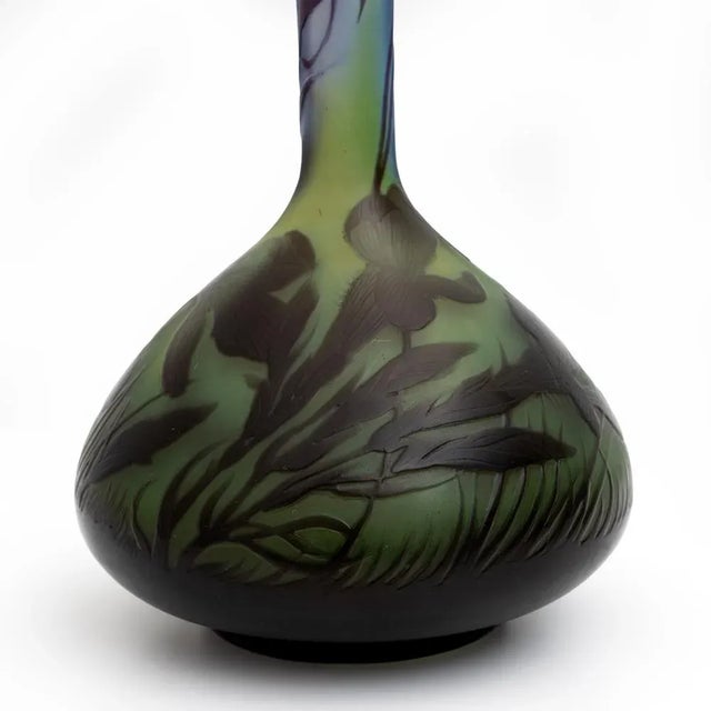 Art Nouveau Floral Decoration Cameo Bulb Glass Vase by Émile Gallé, France, 1900s For Sale - Image 4 of 11