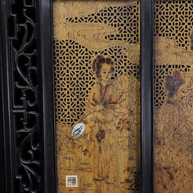Vintage Chinese Zitan Table Screen | Carved Ladies & Agarwood Inlay With Stand For Sale In Los Angeles - Image 6 of 10