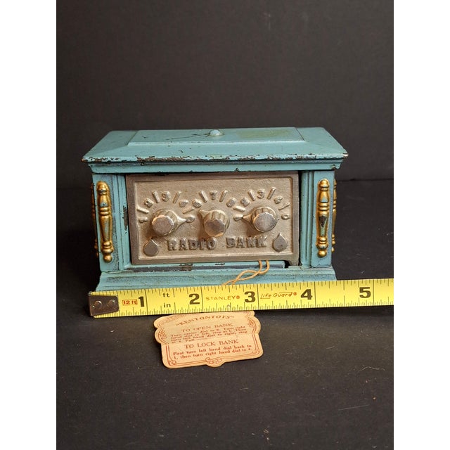 1920s Antique Kenton Cast Iron Radio Bank 1920s Safe Original Tag Peirce Collection For Sale - Image 5 of 17