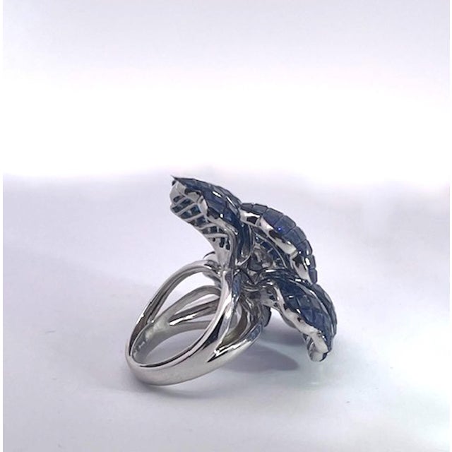 Blue Huge Sapphire Diamond Flower Ring 18k, Size 5.5 For Sale - Image 8 of 11