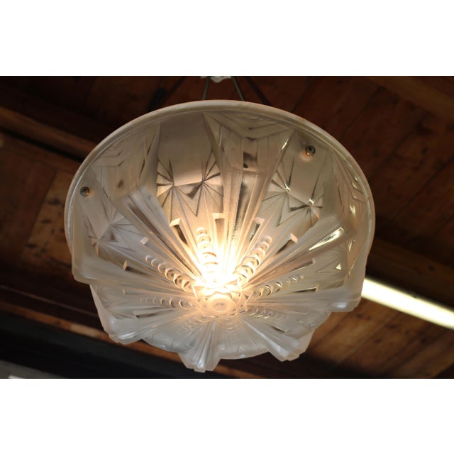 Silver Vintage French Art Deco Pendant Light in White Glass by Muller Freres, 1930 For Sale - Image 8 of 13