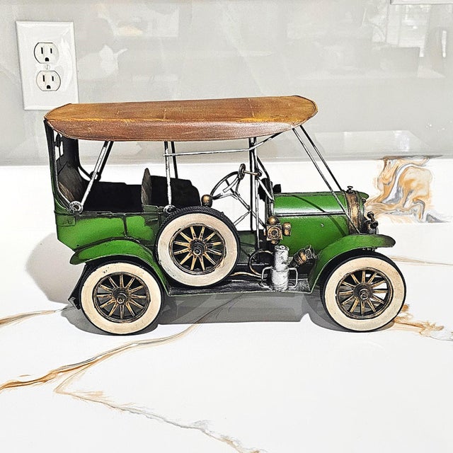 Vintage 1916 Chevrolet Baby Grand Touring Car Model – Decorative Collectible For Sale In Washington DC - Image 6 of 18