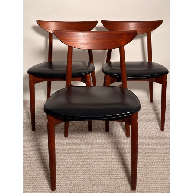 Harry Ostergaard Pair of Danish Teak Dining Chairs by Harry Østergaard for Randers Møbelfabrik, 1960s For Sale - Image 4 of 6