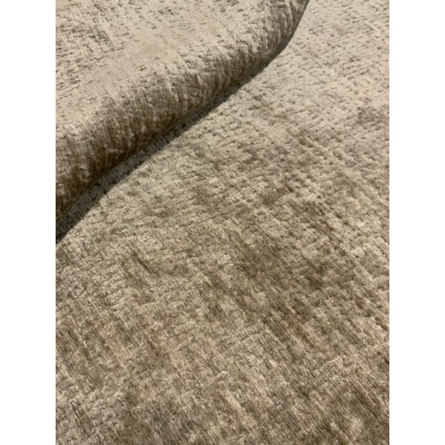 Taylor King: Finlo Linen Taupe/Gray Woven Chenille Designer Fabric - 18.5 Yards For Sale In Atlanta - Image 6 of 6