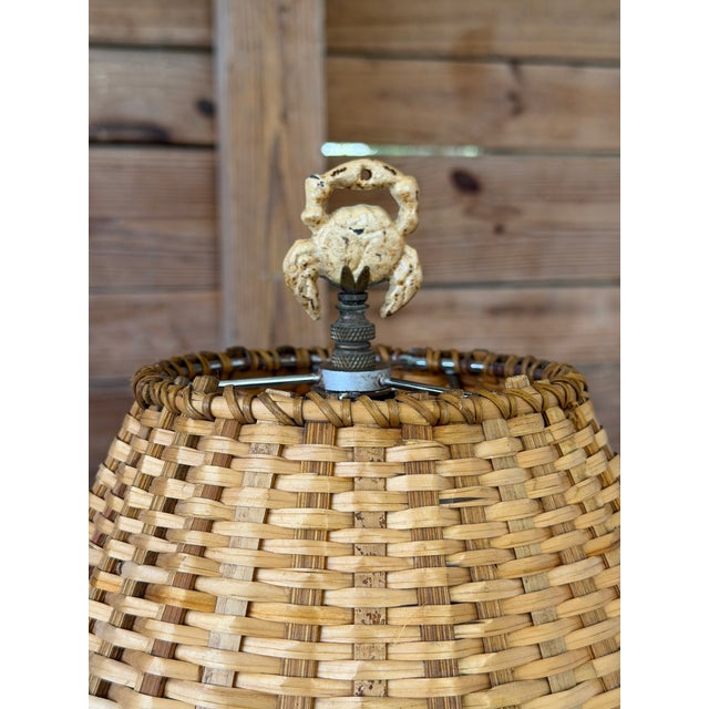 Mid-Century Modern Vintage Pencil Rattan Table Lamp With Crab Finial & Woven Shade For Sale - Image 3 of 12