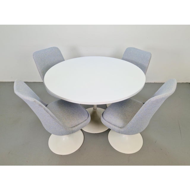 1970s Vintage Tulip Dining Chairs and Table in the style of Eero Saarinen, 1970s, Set of 5 For Sale - Image 5 of 17