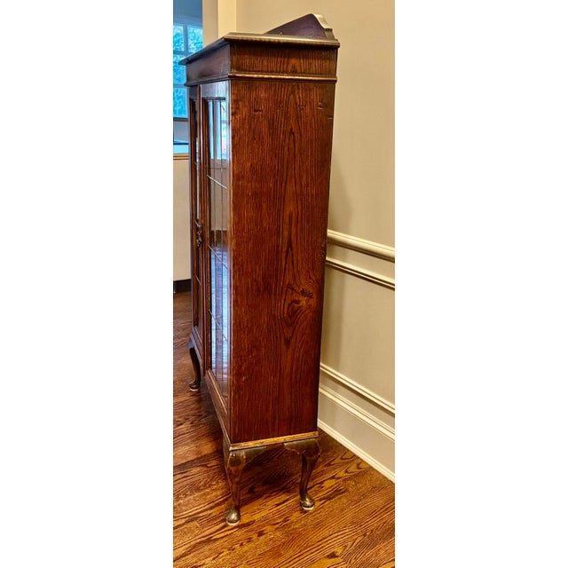 Antique Queen Anne Style Oak Bookcase With Leaded Glass Doors, C. 1910 For Sale - Image 4 of 9