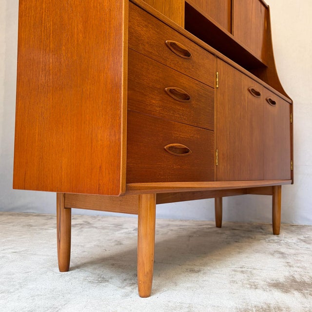 Teak Highboard with Drinks Cabinet from Jentique, 1950s For Sale - Image 10 of 15