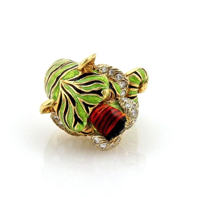 Contemporary Frascarolo Modele Depose Diamonds & Enamel 18k Yellow Gold Tiger Ring - Size 5 For Sale - Image 3 of 6