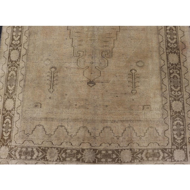 Vintage Turkish Oushak Rug With Tribal/Floral Medallion Design in Tan and Taupe For Sale - Image 9 of 11