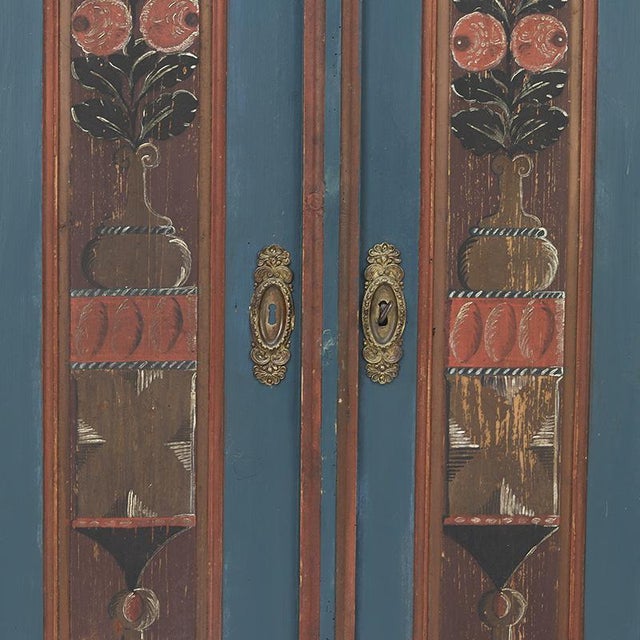 Antique bridal chest dating from 1841, originating from Franconia, southern Germany. Its well-worn character and painted...