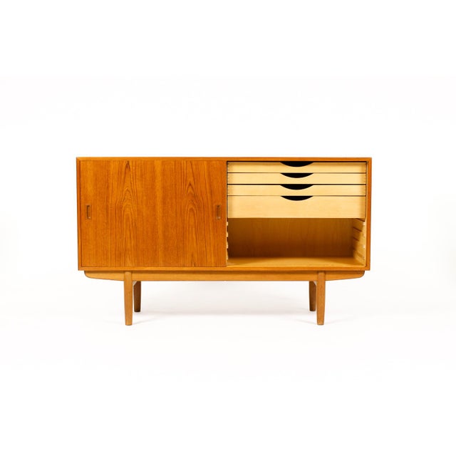 1960s Danish Modern Mid Century Teak Credenza Sideboard— Borge Mogensen for Søborg — Sliding Doors For Sale - Image 4 of 12