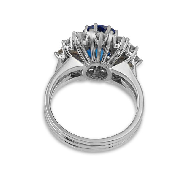 1950s Mid Century Gia 3.50 Carat Ceylon Sapphire Diamond 18k White Gold Cluster Ring, Size 5 For Sale In Los Angeles - Image 6 of 7