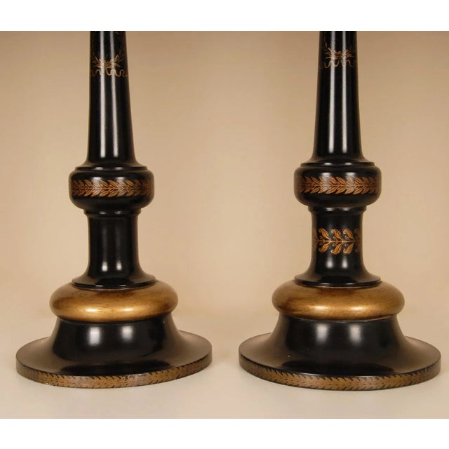 Chapman Manufacturing Company Vintage English Table Lamps Gold Ebonised Black Column Lamps - A Pair For Sale - Image 4 of 9
