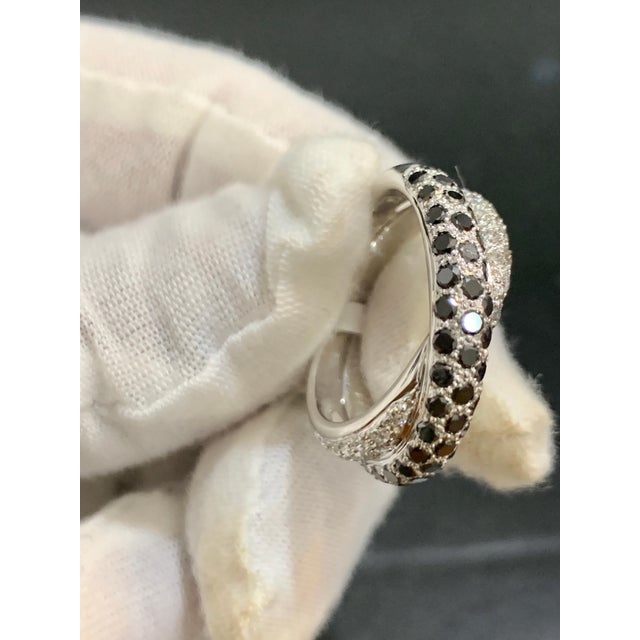 Metal 0.8 Carat Black and 0.7 Carat White Diamond Cross Over Band 18 Karat White Gold For Sale - Image 7 of 18
