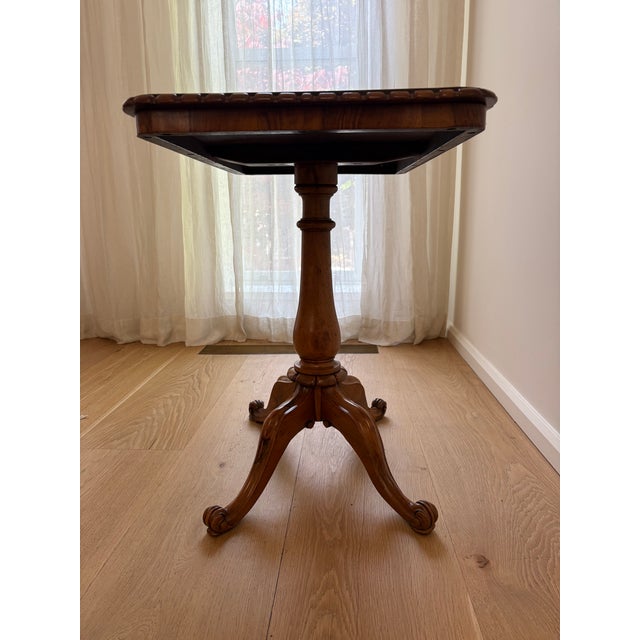 Antique English Burled Walnut Chess Table, Circa 1870. For Sale In New York - Image 6 of 7