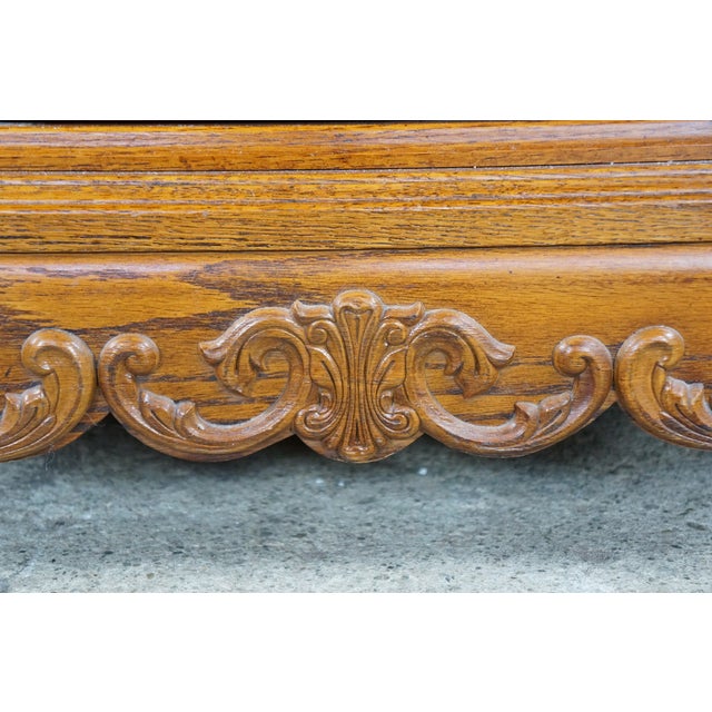 Late 20th Century Lexington Victorian Sampler Collection Oak 391 Spindle Mirror Dresser Chest For Sale - Image 17 of 18
