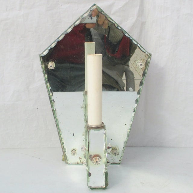 Hollywood Regency Hollywood Regency Mirrored Single Light Sconce For Sale - Image 3 of 13