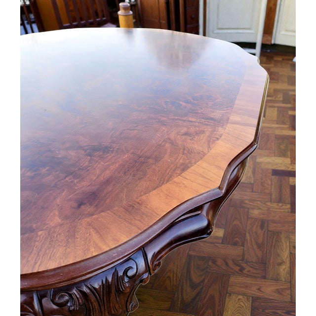 Brown Antique Early 20th Century Louis XVI French Oval Dining Table in Walnut & Mahogany For Sale - Image 8 of 13