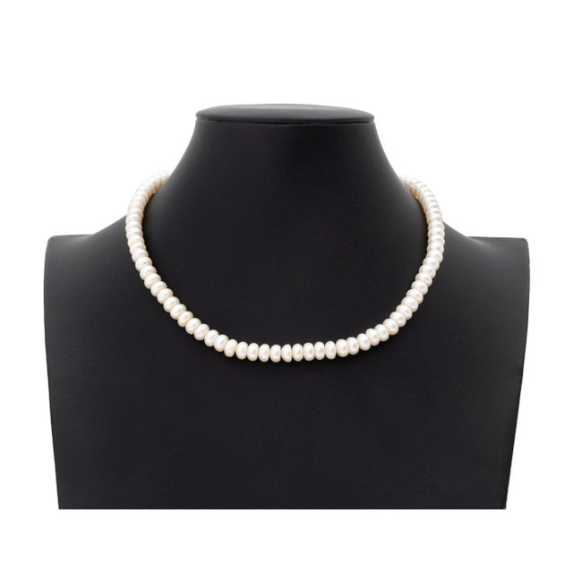 Classic Freshwater Pearl 18k Yellow Gold Diamond Necklace For Sale