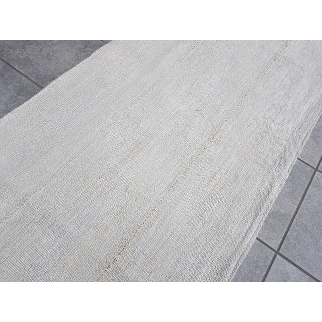 1960s 1960s Vintage White Mini Runner Rug For Sale - Image 5 of 11