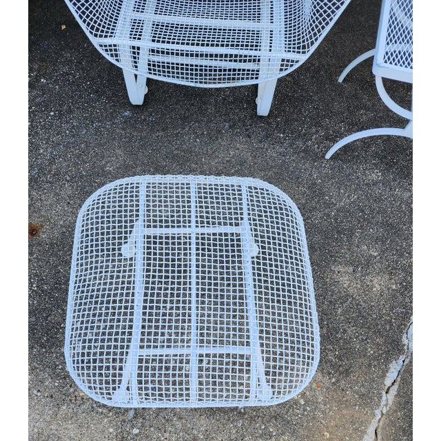1950s Russell Woodard Sculptura Mesh Wrought Iron Bouncer Lounge Chairs and Footstools, Attributed - 5 Pieces For Sale - Image 11 of 18