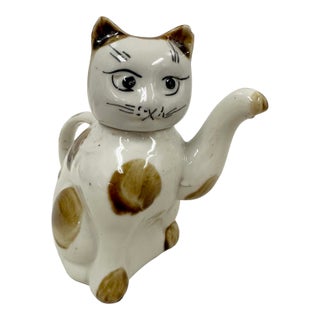 Early 20th Century Chinese Porcelain Cat Teapot With Marks on the Bottom For Sale