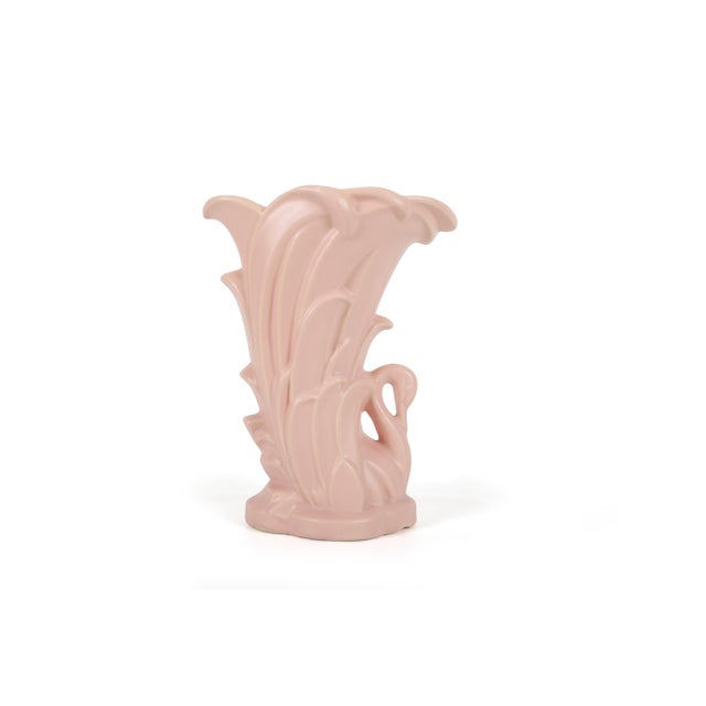 Add a splash of vintage charm to your home with this set of 5 McCoy pottery vases in a matt finish. This collection...