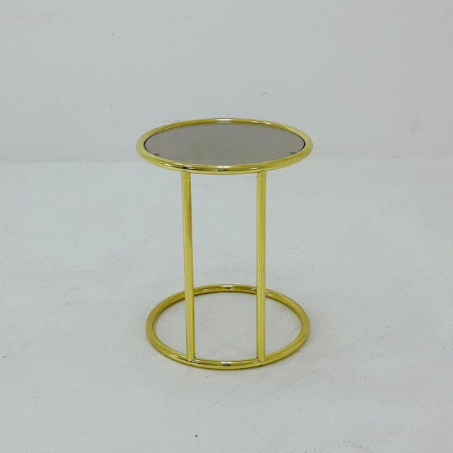Bauhaus Round Golden Chrome and Glass Side Table, 1980s For Sale - Image 4 of 11