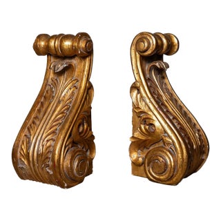 Pair of 19th Century European Giltwood Acanthus Corbels For Sale